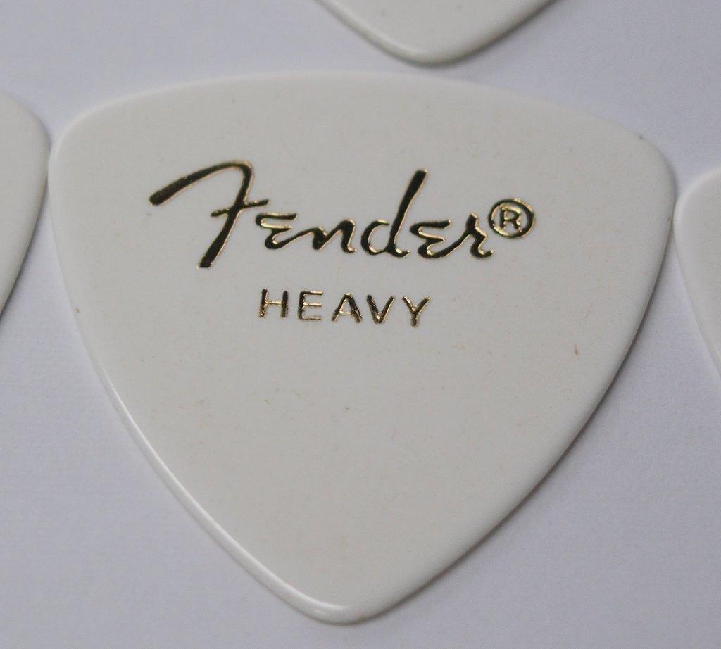 

Fender Pick x 10 Triangle HEAVY-WHT белый