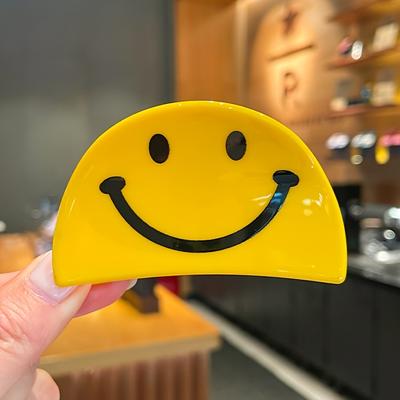 Affascinante Fermaglio Giallo Faccina Felice con Dettagli Blu - Antiscivolo, Presa Forte Accessorio Acrilico per Donne e Ragazze - Perfetto per Abbigliamento Casual