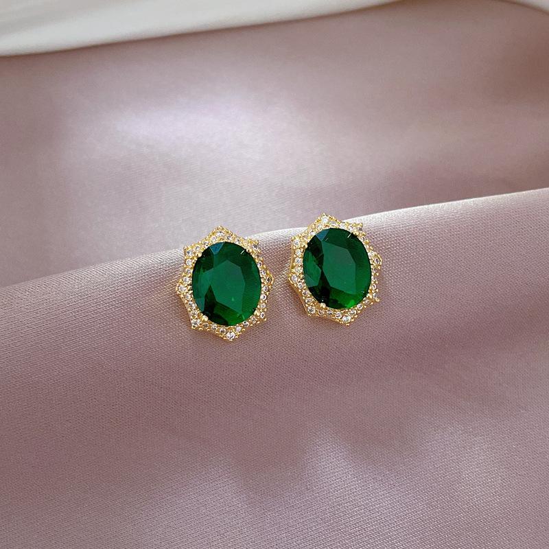 Retro High-End Oval Emerald Zirconia Necklace & Earrings Set for Women