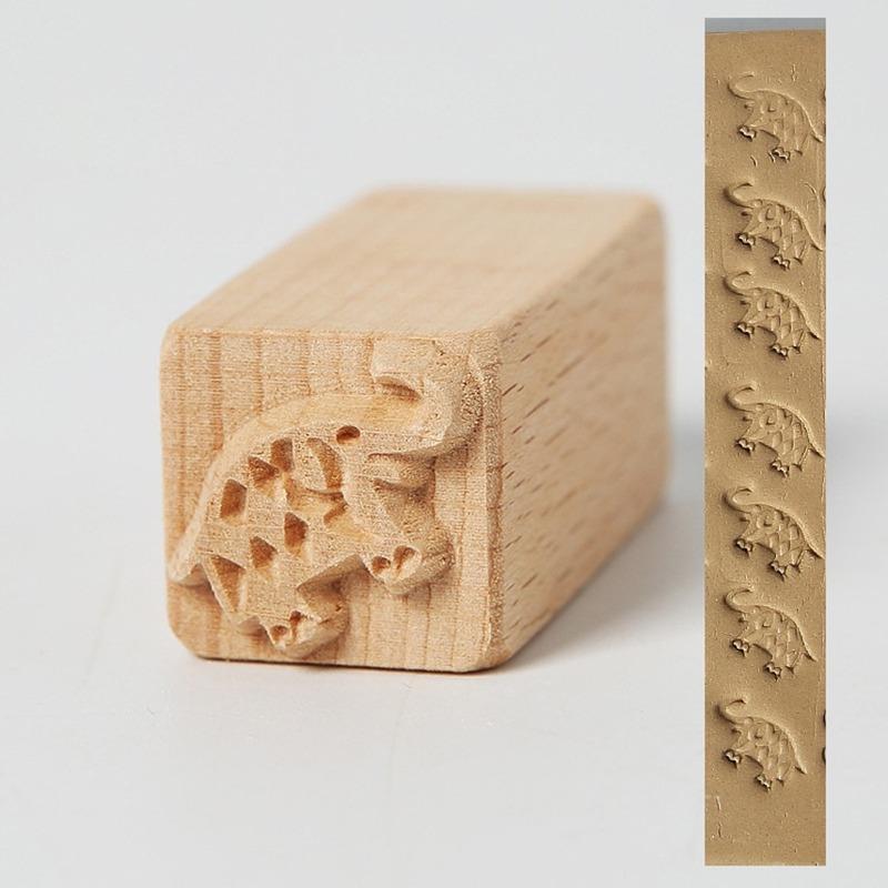 1Pc Hand Carved Wooden Stamps Emboss Art DIY Clay Printing Pottery Tools Fish Bone / Squirrel / Flower / Deer / Star