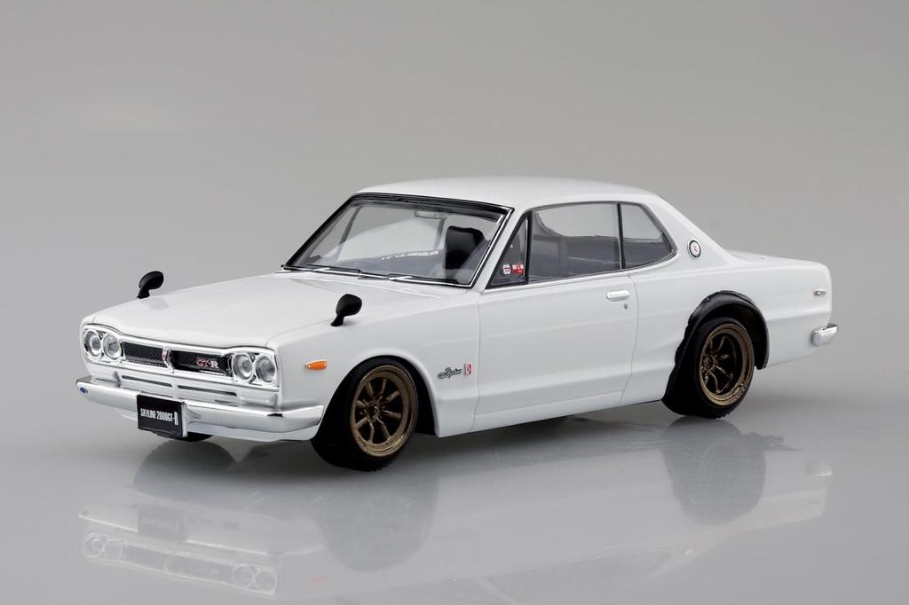 Aoshima Bunka Kyozai Rakupla Snap Kit Nissan C10 Skyline Custom Wheels Scale Plastic Model Kit (AOSHIMA) No. 16CU-WH 2000GT-R (White) 1/32 Pre-Colored