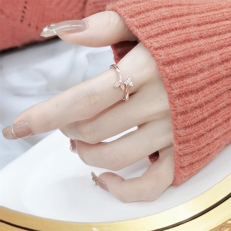 Trendy Personalized Fishtail Couple Rings: Luxurious, Versatile, and Fashionable Index Finger Rings for Women Adjustable