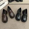 Rundkopf vielseitig Retro schwarze Plateau kleine Lederschuhe Damen 2025 neu Herbst Französischer dicker Absatz Einschlupf-Loafer