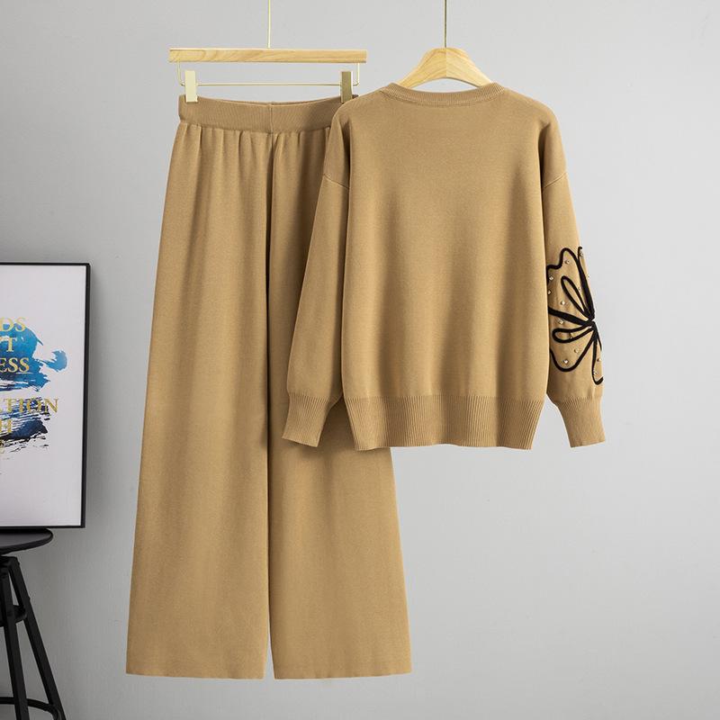 Autumn and Winter Color-blocking Three-dimensional Flower Round-neck Top, High-waisted Wide-leg Pants, Knitted Set for Women, Two-piece Set