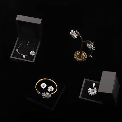 Ins Hot-selling, High-end White Daisy Necklace, Temperament Mori Bee Daisy Flower Bracelet Ring