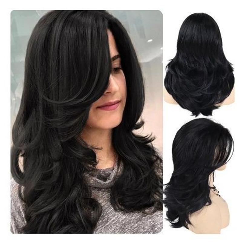 

Синтетичні сірі довгі багатошарові перуки для білих жінок. Срібна кучерява перука. Сексуальна перука в костюмі на Хеллоуїн. 22inches