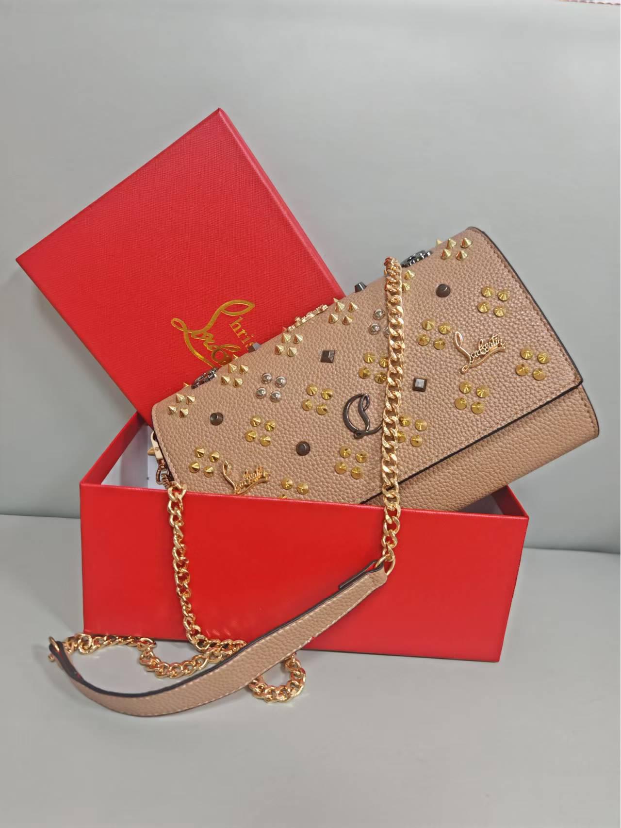 

Lychee Pattern Crossbody Chain Bag with Rivets - European and American Style 23cm x 6.5cm x 13cm