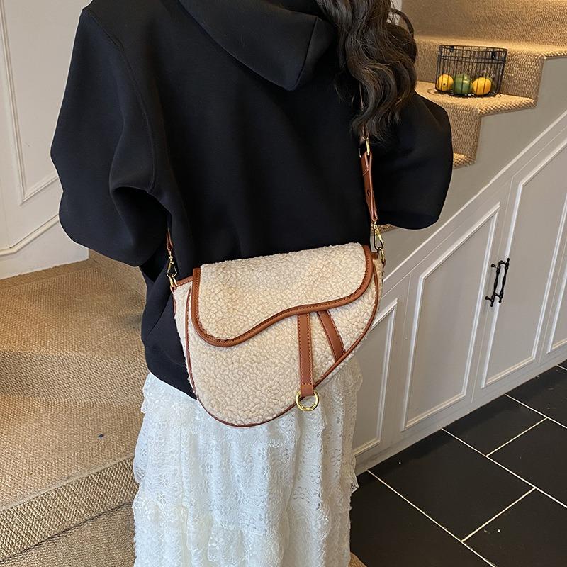 Niche design saddle bag women's bag autumn and winter new high-end fashion shoulder bag messenger bag