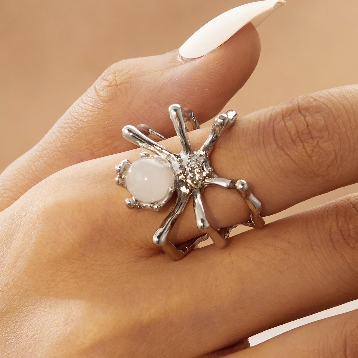 

Exaggerated Vintage Crystal Ball Spider Opening Rings Gothic Punk Insect Finger Ring Halloween Party Jewelry Gifts For Women Men