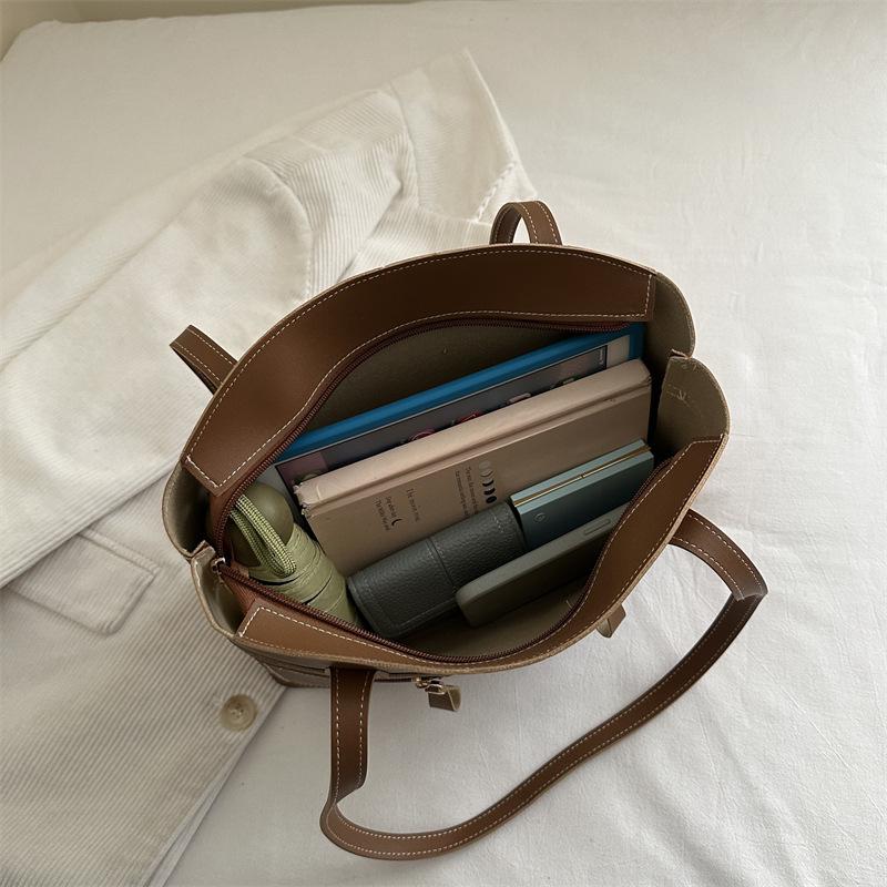 Wind Solid Color Messenger Bag New Fashion Shoulder Bag Commuting Versatile Large Capacity Tote Bag