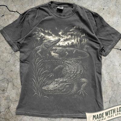 Vintage Alligator Graphic Tee Retro Alligator Shirt Everglades Crocodile Tee Reptile Shirt Dark Animal Graphic Unique Outdoor Gift Florida