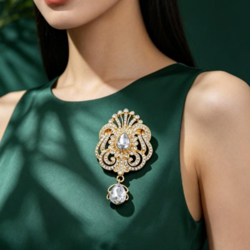 Vintage Rhinestone Brooch Unique Teardrop Crystal Hollow Design Delicate Alloy Ornament for Wedding Anniversary Gift