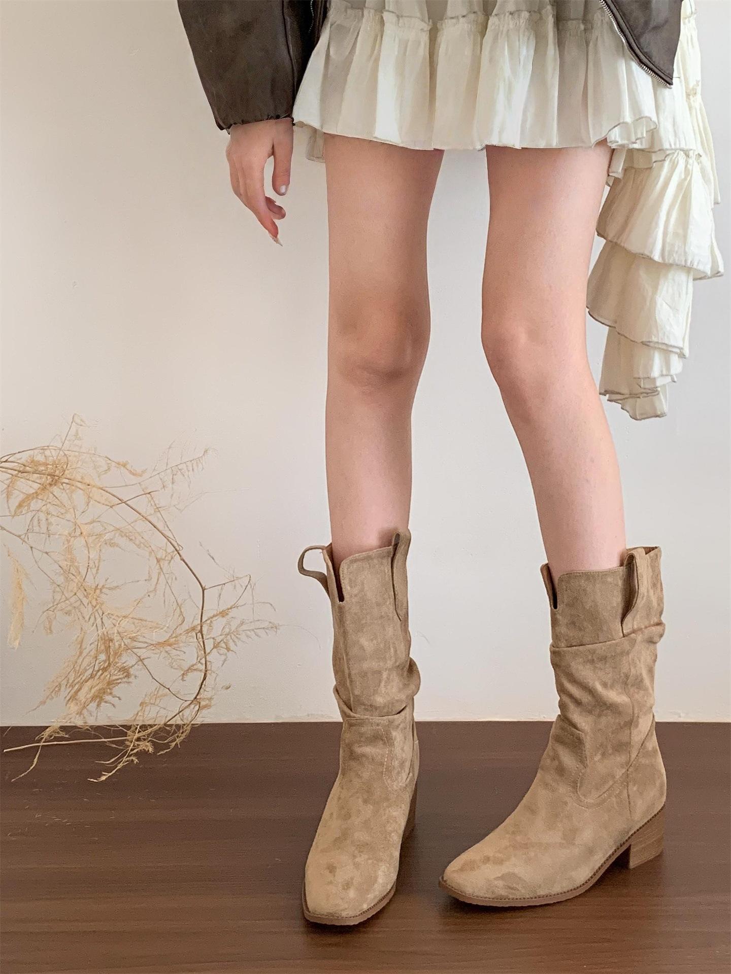 

Ретро модные ковбойские сапоги женские 2025 весна и осень новые квадратный носок толстый каблук плиссированные сборки средняя голень мартинсы рыцарские сапоги 40