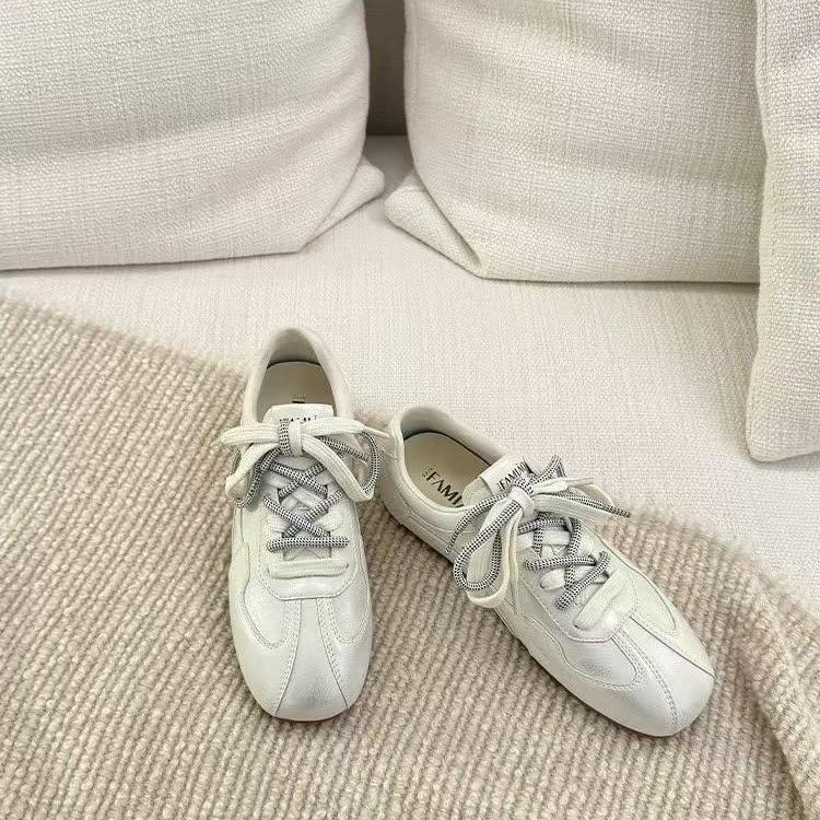 Fashion 2025 New Retro Lacing Breathable Women's Thick Bottom Pleated Casual Sneakers White Shoes