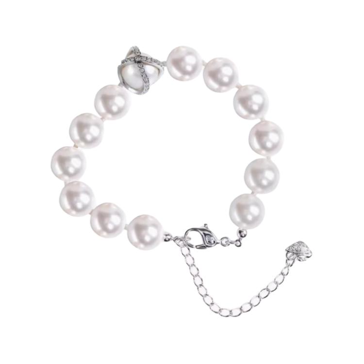 

Swarovski Crystal Inlaid Design Bracelet Women bracelets White 5048084 Box (Random Color)
