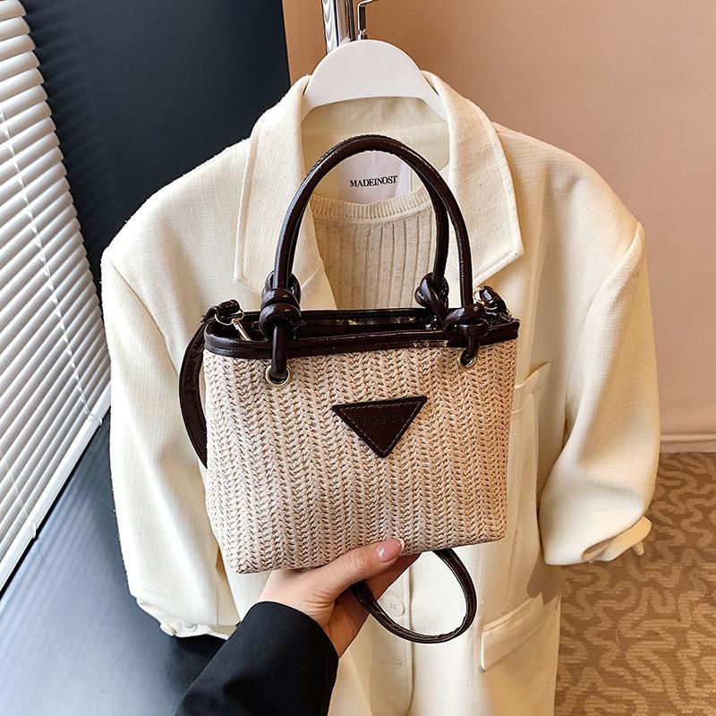 This Year's Popular Summer Beach Straw Bag Women's 2025 New Simple and Fashionable Versatile Portable Shoulder Bucket Bag