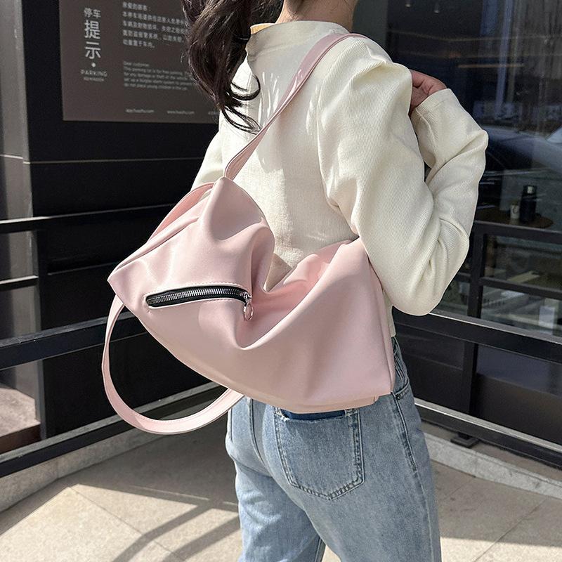 Crossbody bag women's large-capacity new commuter shoulder armpit bag autumn and winter texture fashionable casual tote bag