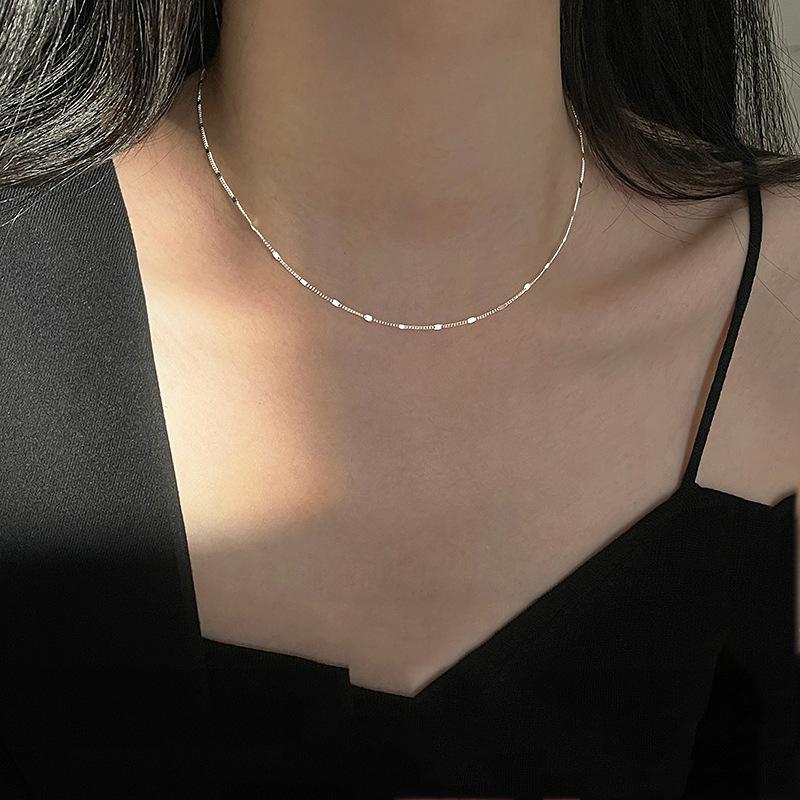 Sparkling flash disc necklace niche design French bare chain high sense versatile light luxury fashion collarbone chain