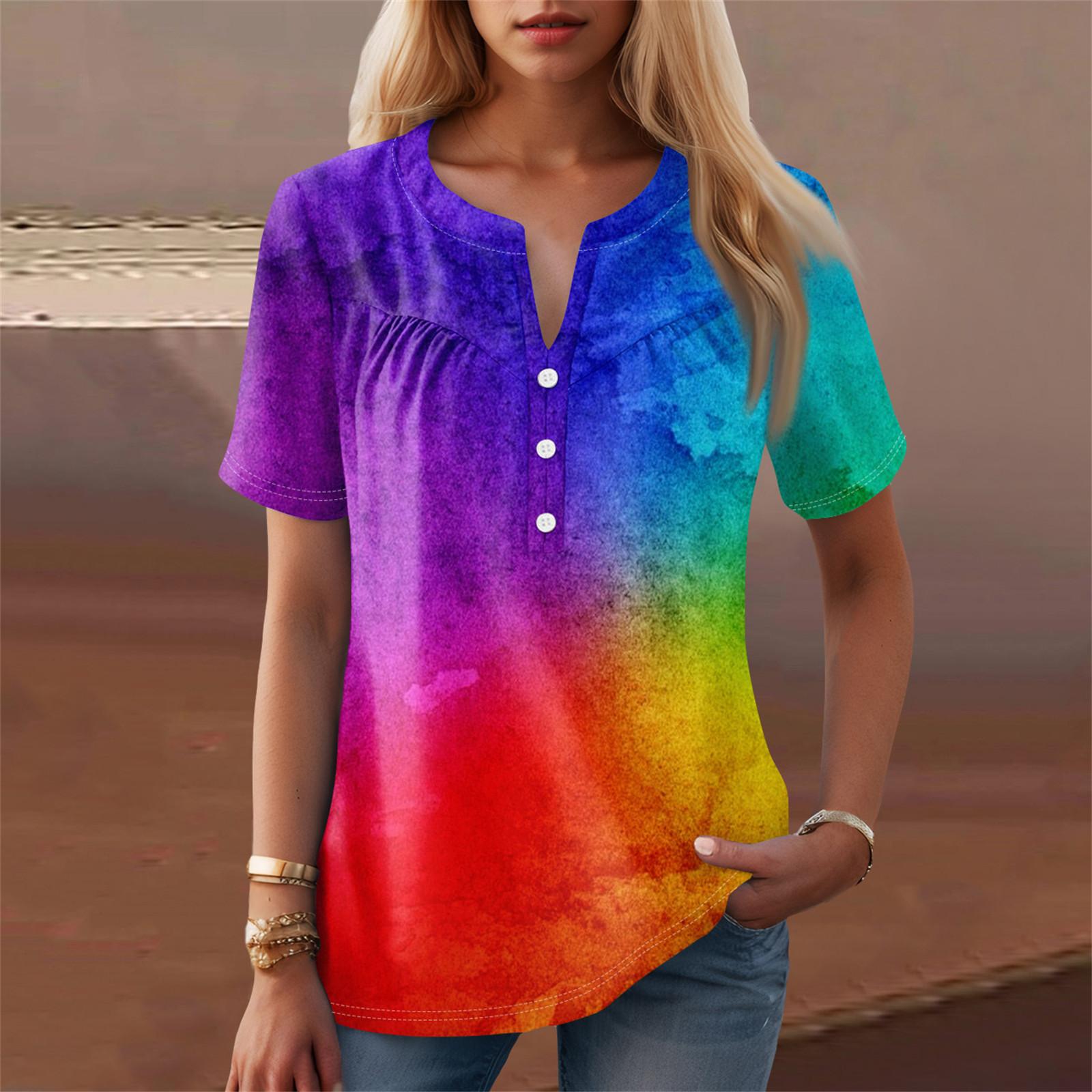 

Женская повседневная футболка с v-образным вырезом и коротким рукавом с цветочным принтом и декоративными пуговицами, топ M фиолетовый