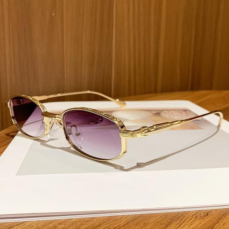 New retro style small box metal European and American trends men and women fashionable outdoor sunscreen versatile street shot sunglasses