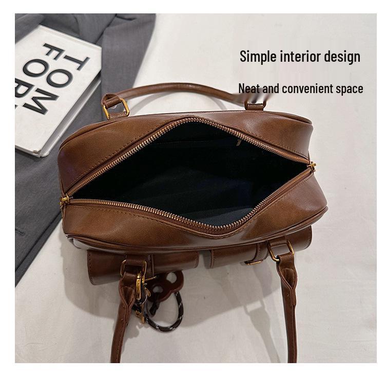Autumn/Winter 2025 Retro Casual Large Capacity Shoulder Bowling Bag