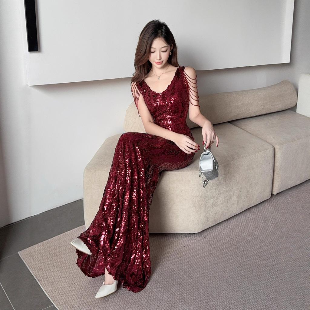 Evening Dress Women's Banquet Temperament Advanced Sense Light Luxury Niche High-end Host Bright Tassel Shoulder Slim Fishtail Dress