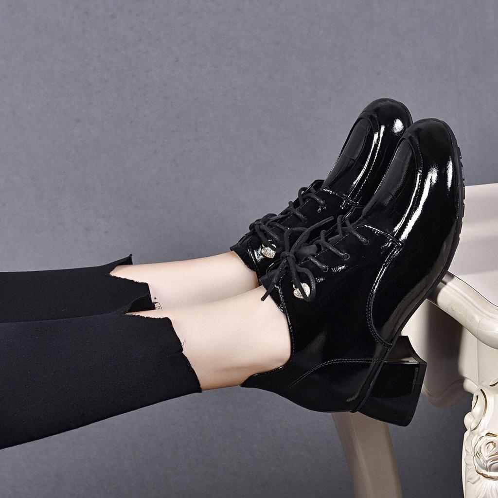Głębokie pojedyncze buty damskie jesień i zima nowe okrągłe sznurowane modne buty wysokie obcasy krowia lakierowana skóra damskie buty za kostkę