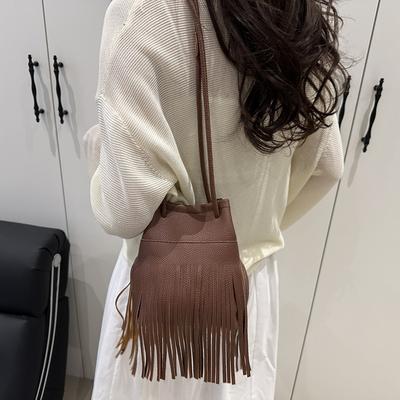 Simple and Fashionable Foreign Style Mobile Phone Bag Women's Bag New 2025 Messenger Fringed Bucket Trendy Versatile Casual Bucket Bag