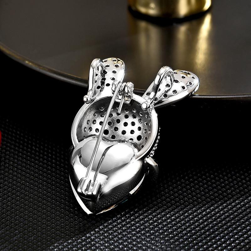 Nowy Design Luksusowa Broszka w Kształcie Serca Urocza i Elegancka Broszka Zwierzęca Królik Akcesoria Modna Biżuteria