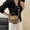 Simple and fashionable messenger bag New women's bag Solid color shoulder bag Niche versatile high-end portable small square bag