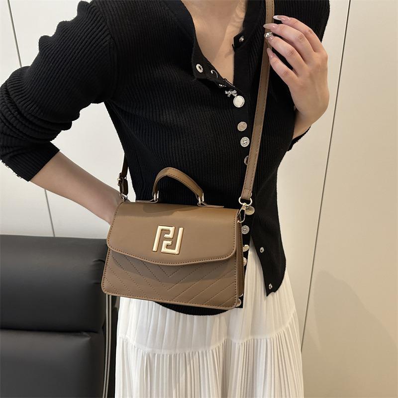 Simple and fashionable messenger bag New women's bag Solid color shoulder bag Niche versatile high-end portable small square bag