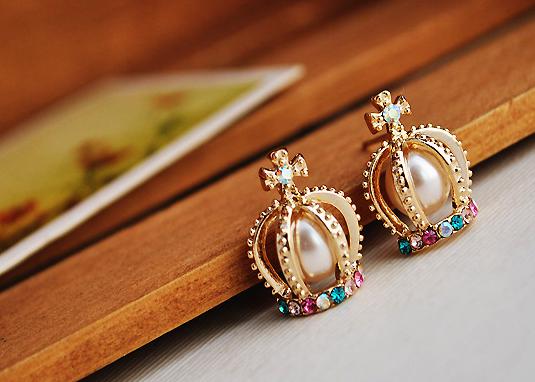 

Wholesale Gold Colorful Rhinestone Cross Crown Pearl Imitation crystal Retro Stud Earrings For Women Gift