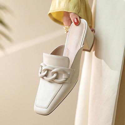 Sommer neue Temperament Tasche Kopf halbe Pantoffeln Mode lässig mittlerer Absatz dicker Absatz eckiger Kopf weißer Muller coole Pantoffeln