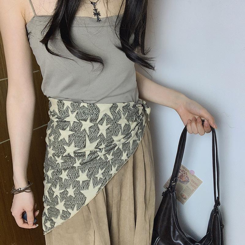 Wasteland-Inspired Y2K Lucky Star Bandana: Spicy Girl Subculture Silk Scarf for Women, Street Hip-Hop Style