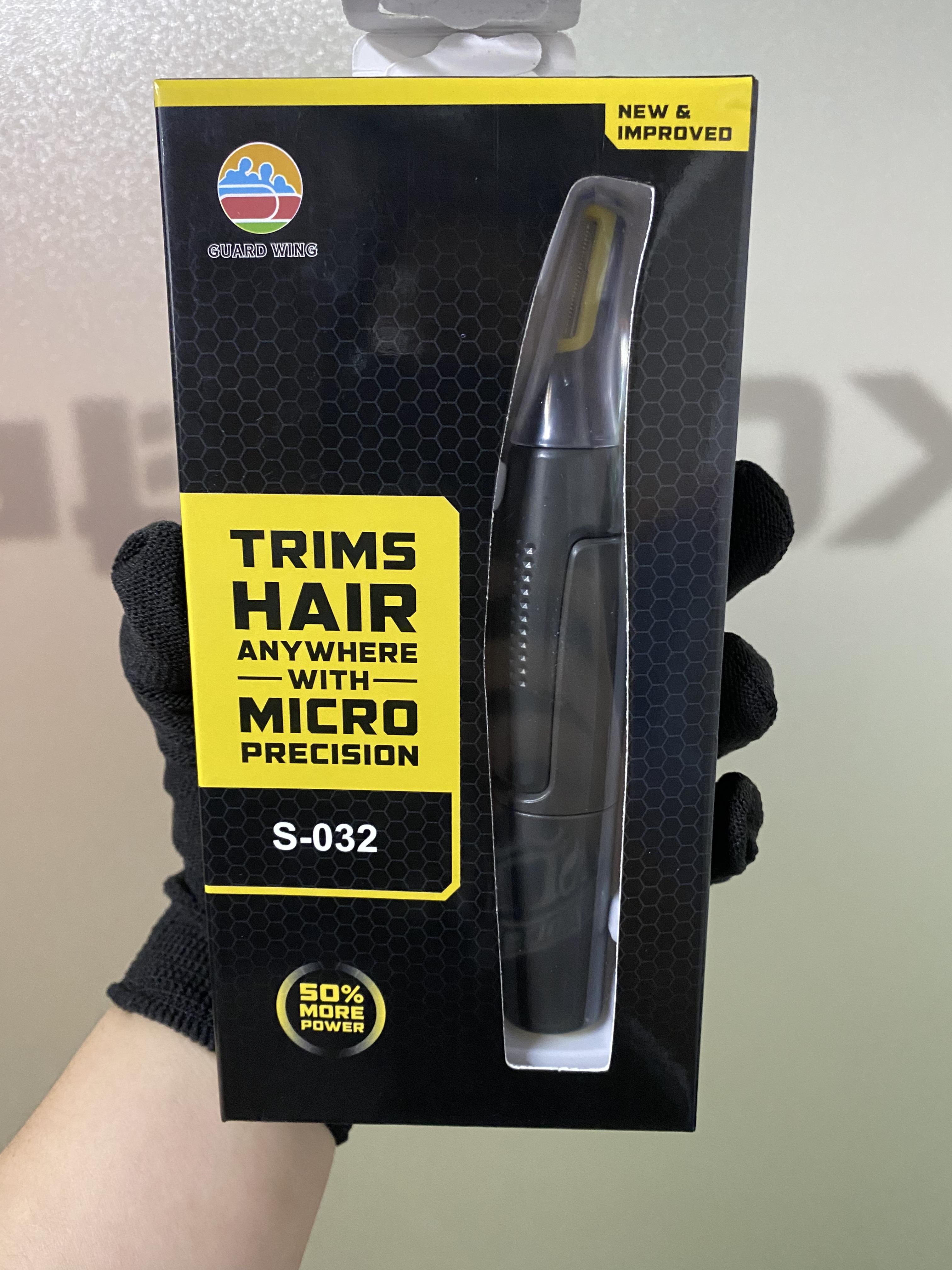 

Compact and precise razor, portable multi-functional nose hair remover, sideburns and ear hair trimmer, thoughtful gift