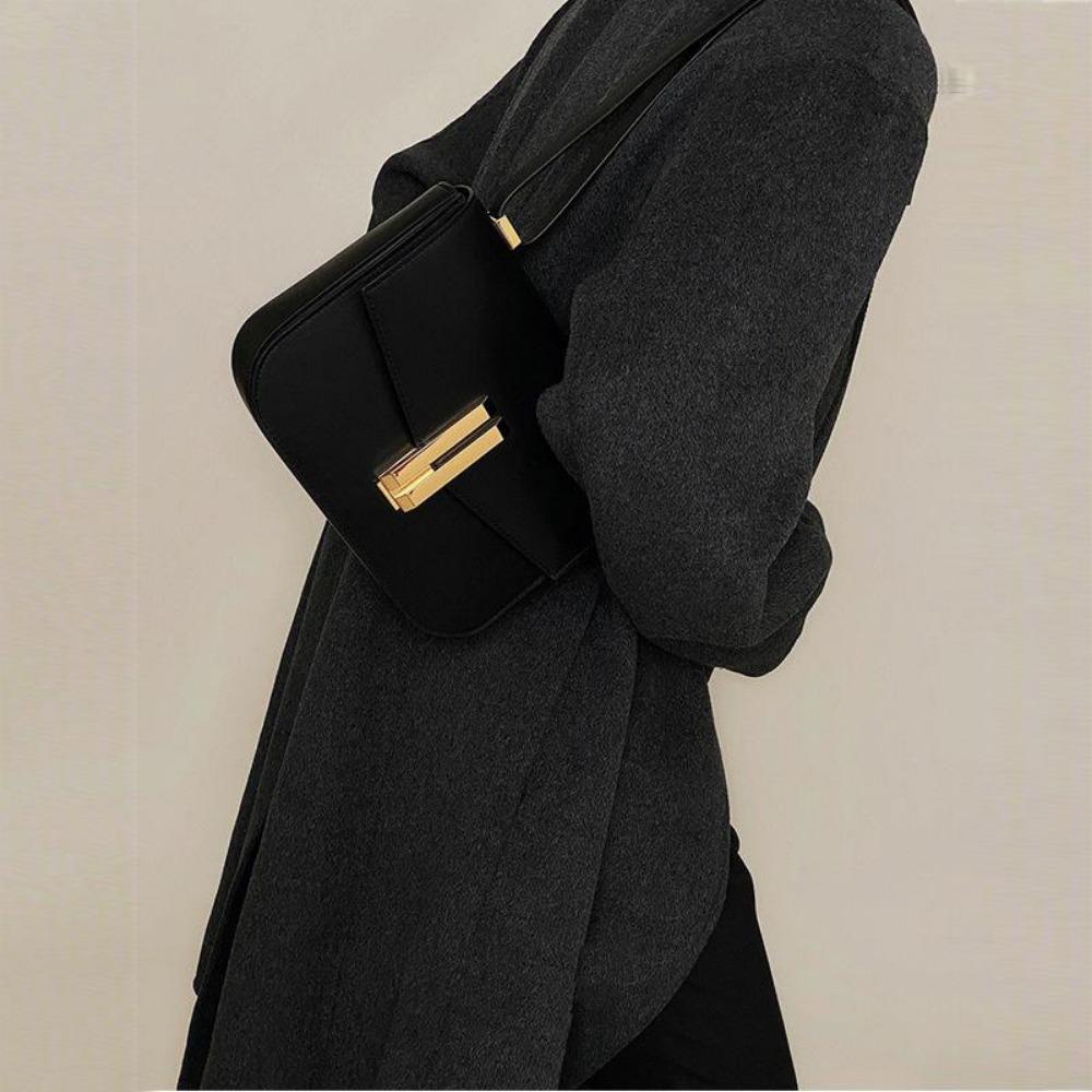 Popular fashion women's retro black gold bag women's shoulder crossbody light luxury tofu bag