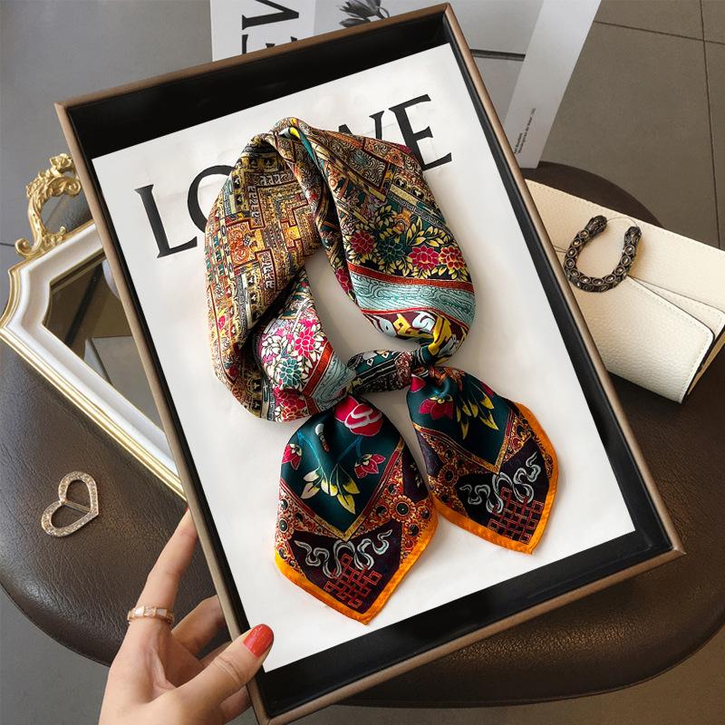 

Design Fashion Square Real Silk Scarf Women Hairband Cat Printed Small Satin Shawls Foulard Neckerchief Female Headbands Bandana Real Silk 68x68cm