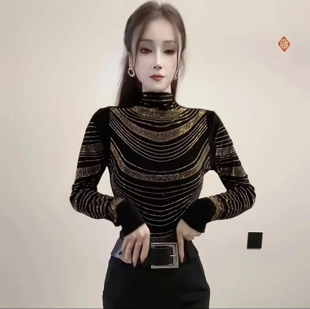 De Rong Women's High-Class Autumn Winter Half-High Collar Long Sleeve T-Shirt with Hot Drilling