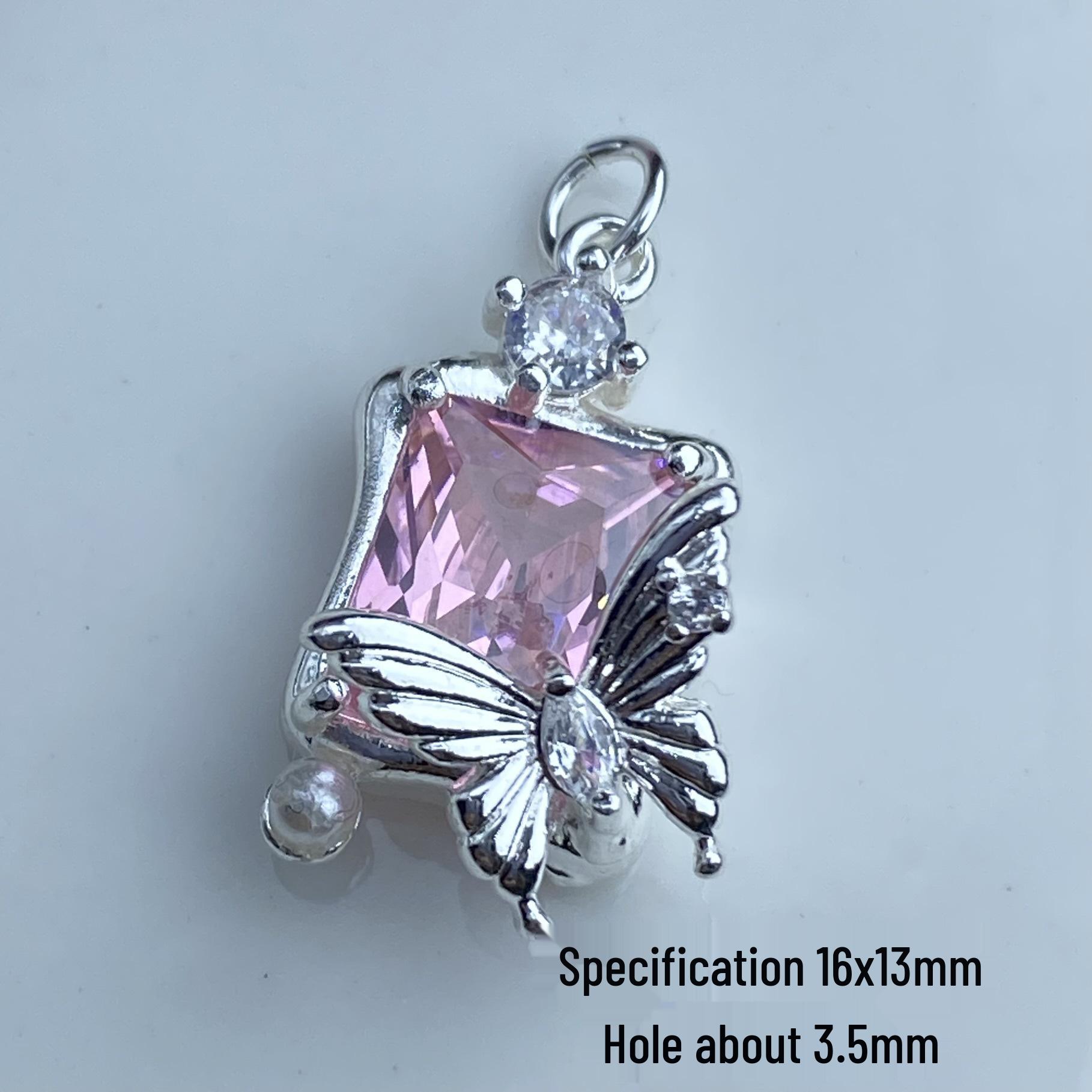 Luxury Four-Leaf Clover Zircon Necklace with Crystal Pendant