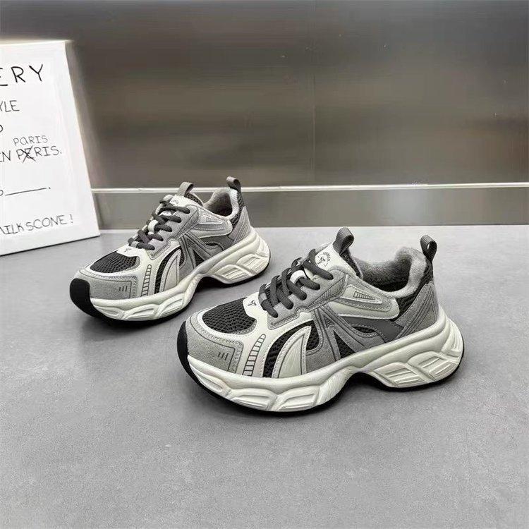 

Autumn and winter new thick-soled women s small height-increasing velvet sports and leisure shoes 35