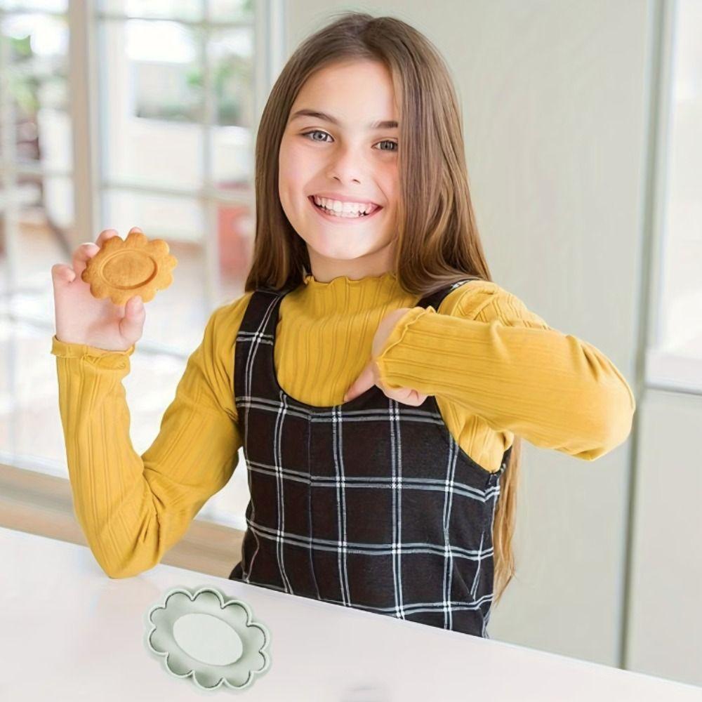 4 Piece Spring-loaded Die Design Biscuit Mold Three-dimensional Fondant Mold Fondant Stamp  Kids