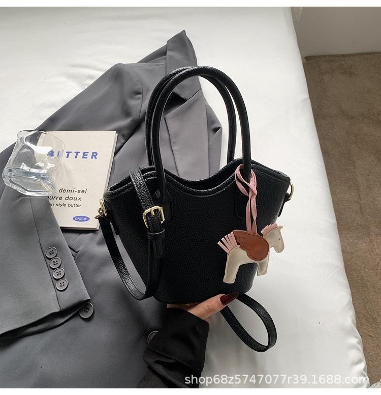 2025 New Retro Foreign Style Handbag Korean Version Trendy Fashion Bucket Bag Niche Design Messenger Bag Vegetable Basket Bag