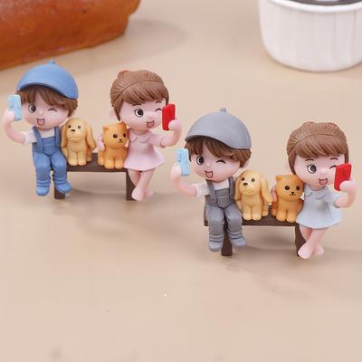 2Pcs/Pair Cute Lovers Taking Selfies On A Stool Cake Decoration Car Ornament Couple Figurines Miniature Craft Fairy Garden Decor