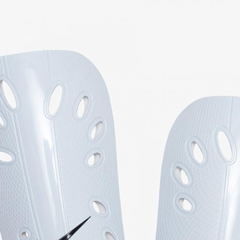Nike J Soccer Shin Guard Sp0040 101 S2307