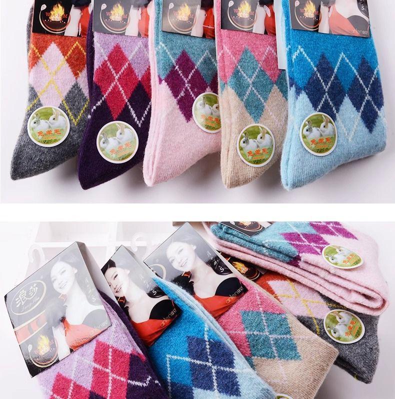 Langsha Women's Thickened Mid-Calf Rabbit Wool Plaid Socks for Autumn and Winter.
