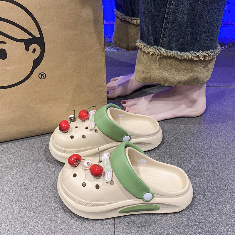 

Creative and cute personality small cherry hole shoes women s summer wear high value soft thick sole non-slip light and comfortable slippers 40-41