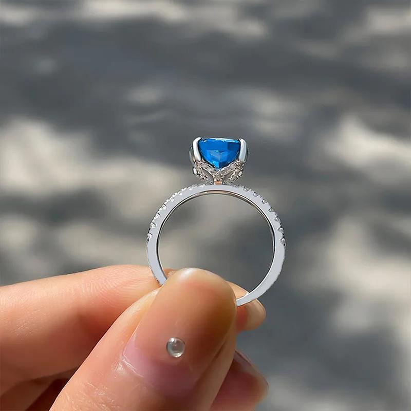 Huitan Big Oval Sky Blue CZ Rings for Women Fashion Elegant Lady's Finger Accessories Wedding Anniversary Party Trendy JewelryGood Product