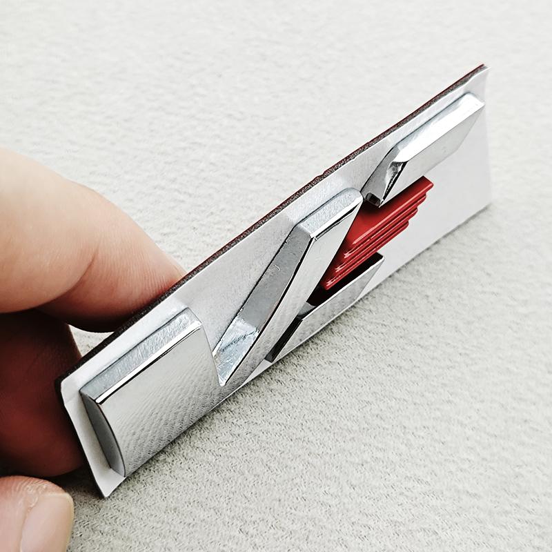 1 Stück 3D Metall Autoaufkleber Logo V Heckklappen Plakette Kotflügel Seiten Emblem Aufkleber für Cadillac ATS CTS CT4 CT5 XT6 Auto Zubehör