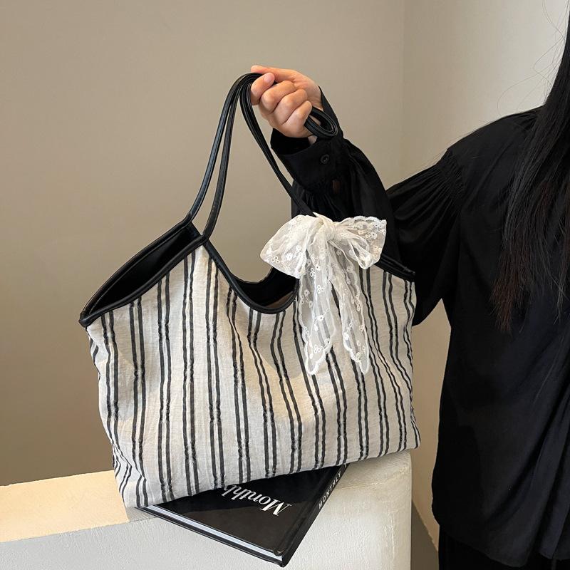 Fashion Striped Handbag 2025 Spring New Simple Shoulder Bag Versatile Popular Women's Bag