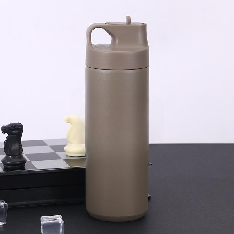 Velkokapacitní hrnek z nerezové oceli 304, venkovní sportovní konvice pro muže a ženy, přenosné vysoce hodnotné kelímky na vodu s brčky.